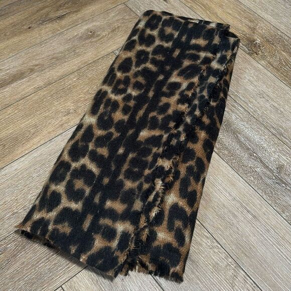 Hatattack Scarf - Picture 1 of 4